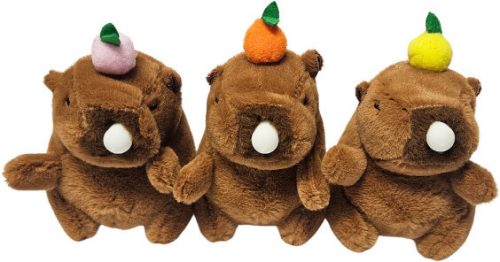 Kapibara plüss kulcstartó, rágógumis, gyümölcssel, kb. 12 cm, többféle